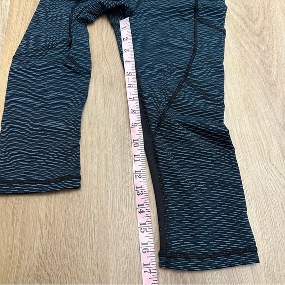 Lululemon Outrun 17" Crop
Score Jacquard Black Indian Ocean / Black - Picture 15 of 16